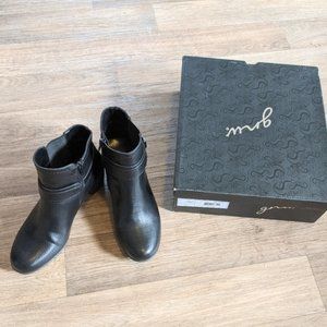New NIB New GNW Julien Block Heel Buckle Black Leather Ankle Bootie Women Sz 6.5